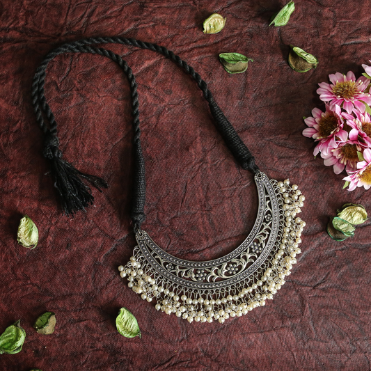 Saheli long necklace