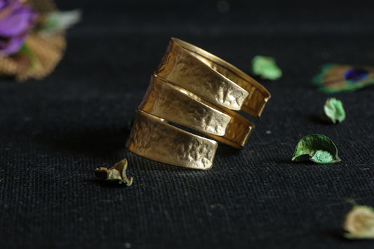 Cleopatra handcuff