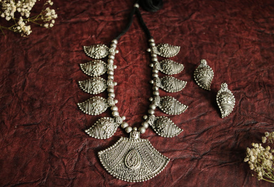 Ambi necklace