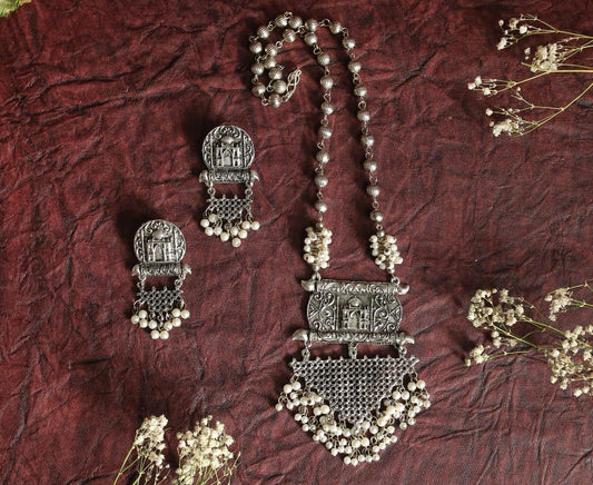 Mumtaz necklace