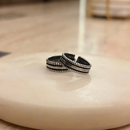 Toe ring 2