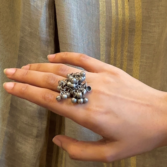 Gul ghungroo ring
