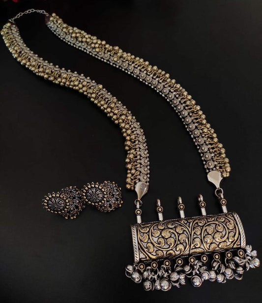 Anushree long necklace