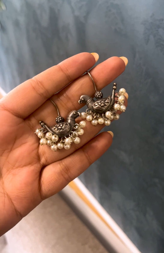 Soni hook earrings